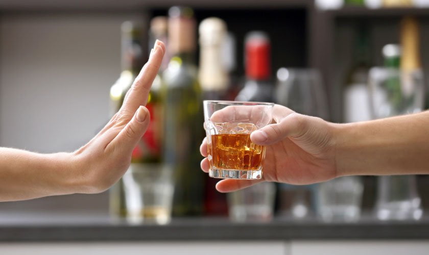 ¿Existe un vínculo entre el consumo de alcohol y las enfermedades crónicas?